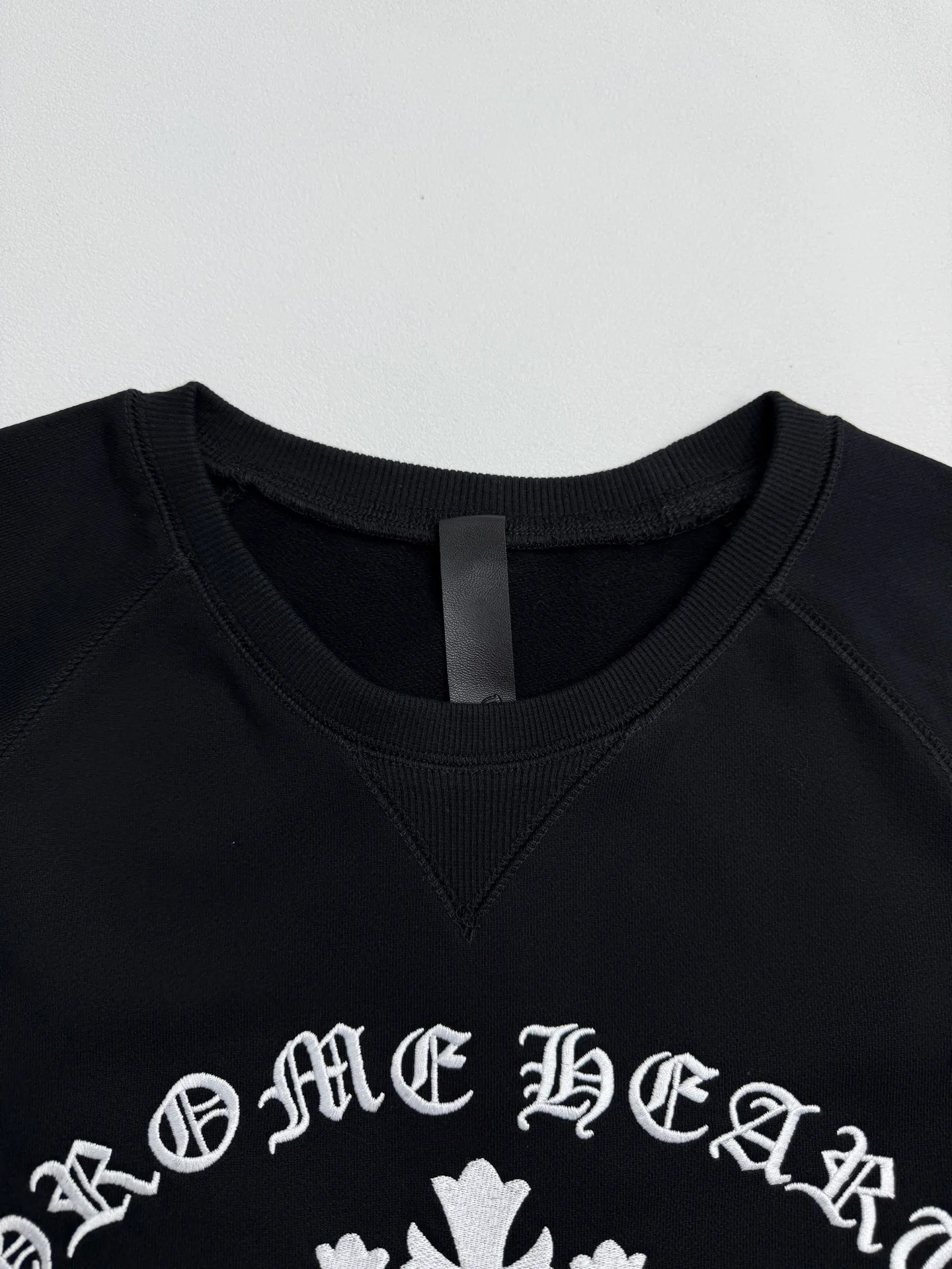 P410 Chrome Hearts Chrome Hearts Sanskrit Cross Embroidery Round Neck Sweatshirt S/M/L/XL